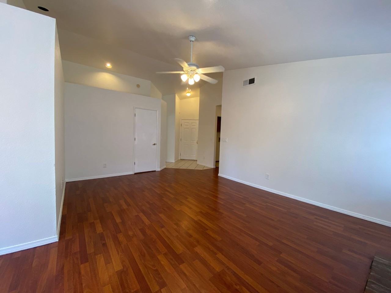 880 Vintage Oak Ave - Photo 5 of 22