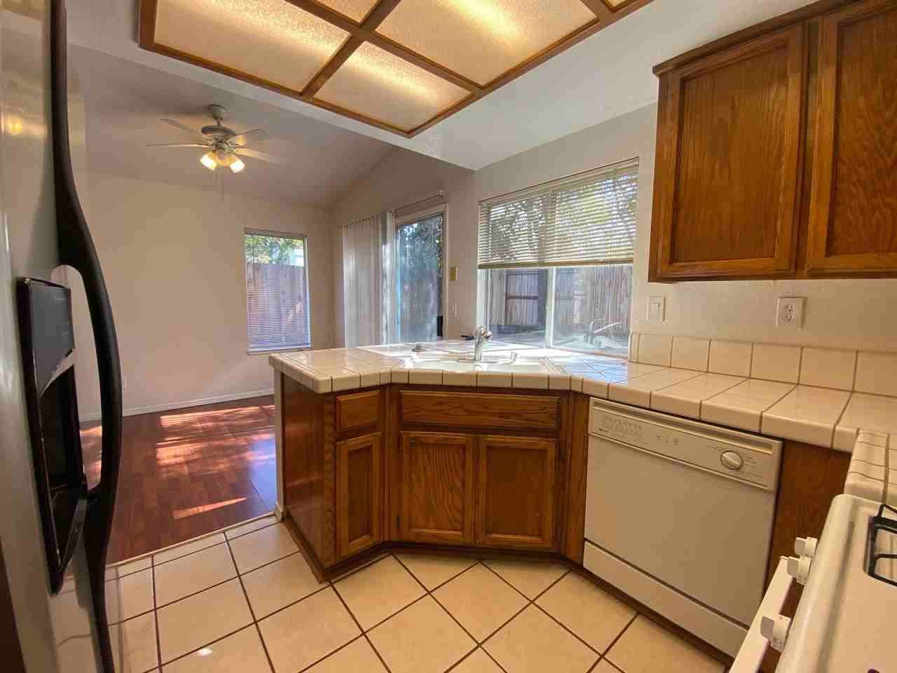 880 Vintage Oak Ave - Photo 7 of 22