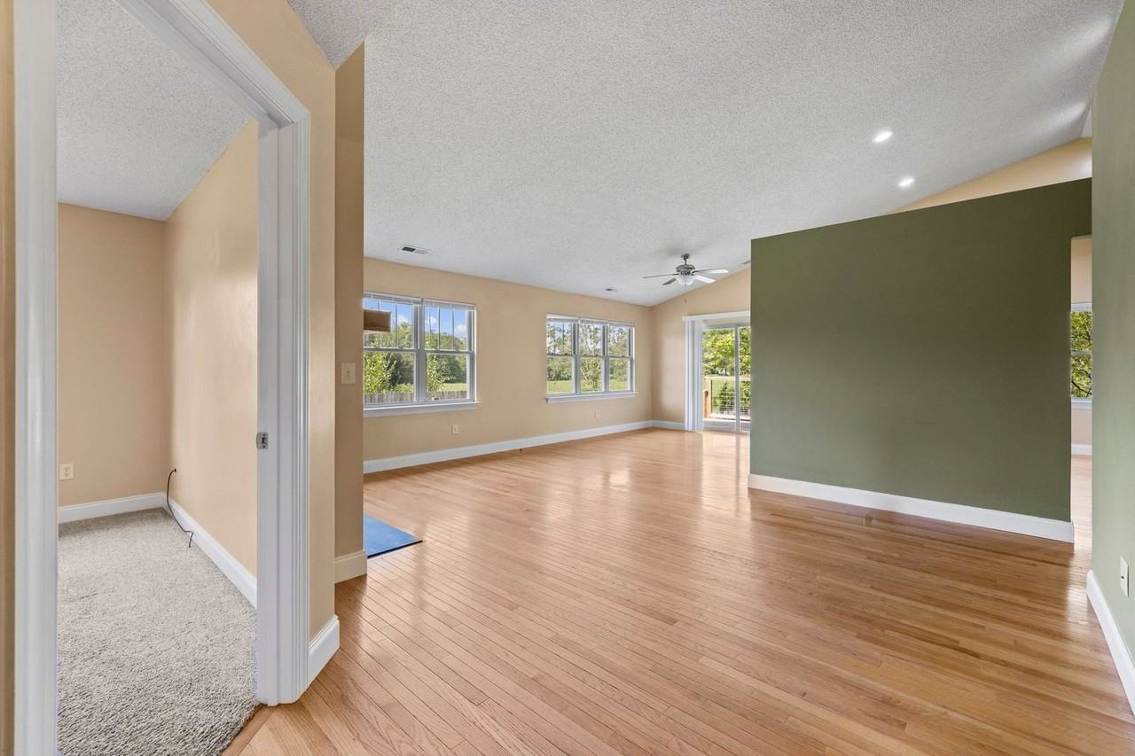 116 Springfield Meadow Dr - Photo 2 of 33