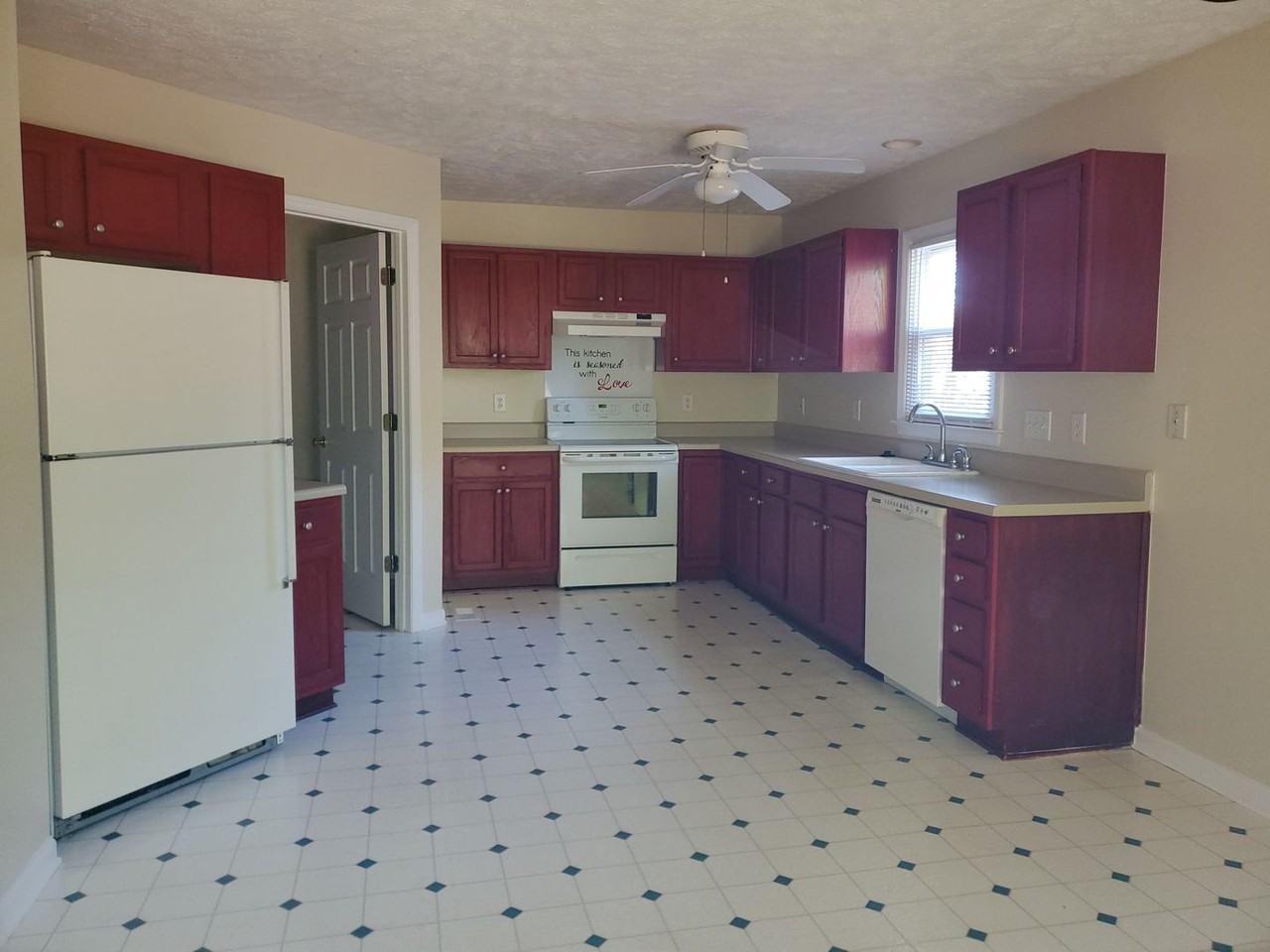 5313 Pringle Way - Photo 3 of 18