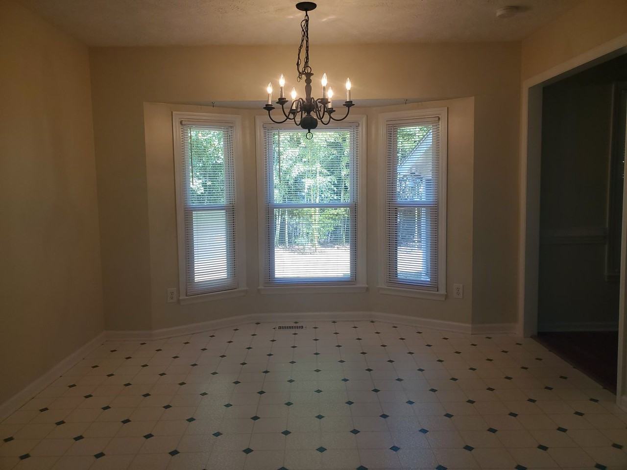 5313 Pringle Way - Photo 4 of 18
