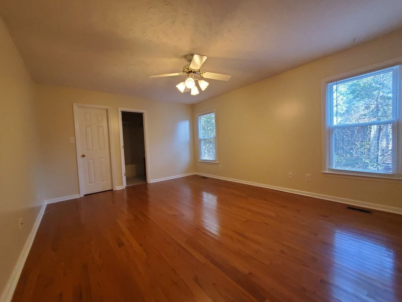 5313 Pringle Way - Photo 5 of 18