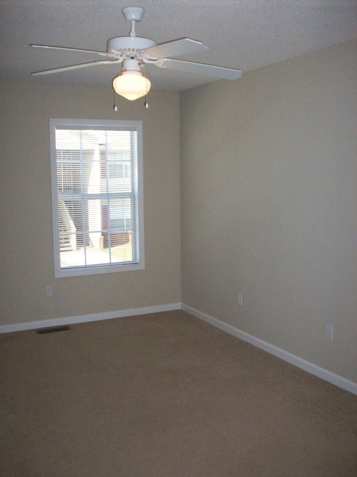 223 Wakefield Way - Photo 3 of 17