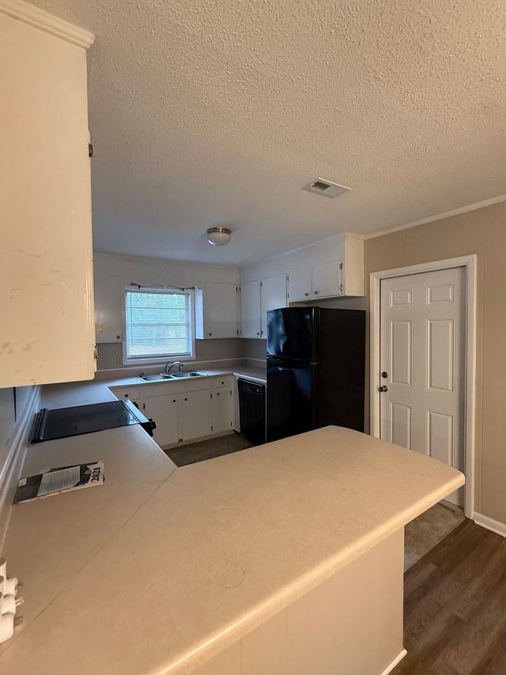 613 Morgan Ln - Photo 3 of 24