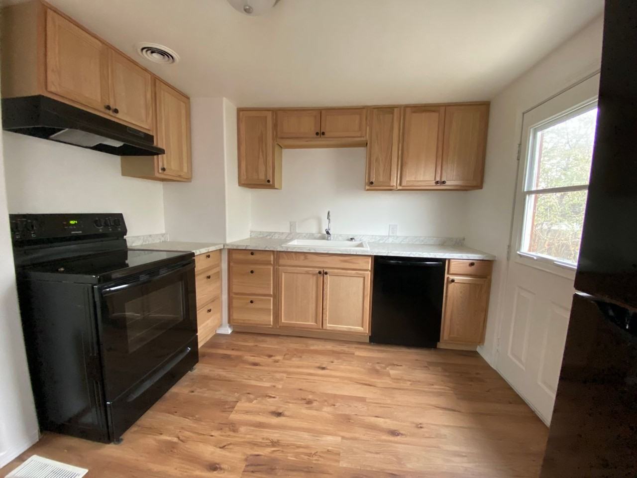 2303 W Sanson Ave - Photo 3 of 20