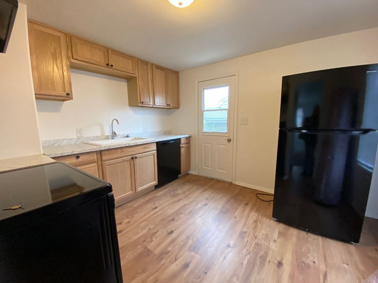 2303 W Sanson Ave - Photo 4 of 20
