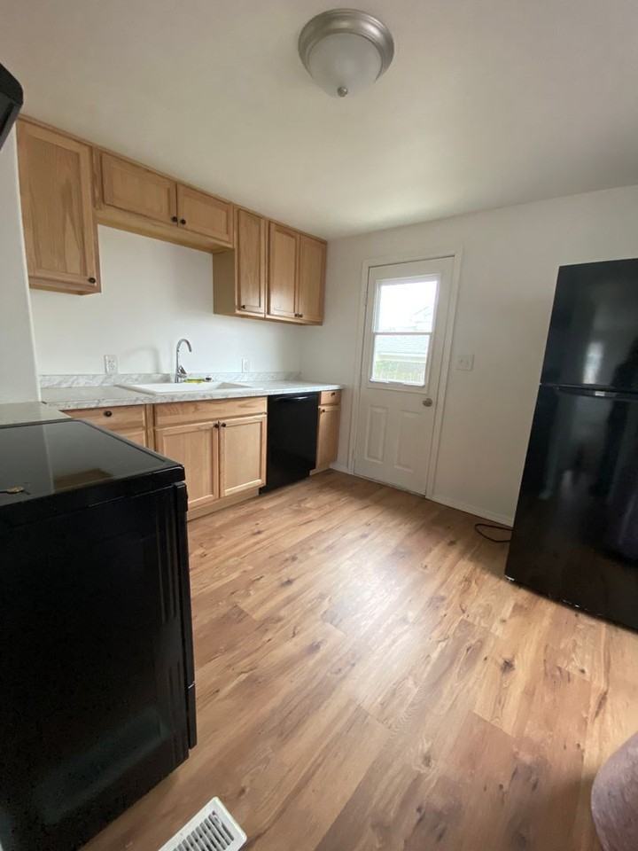 2303 W Sanson Ave - Photo 5 of 20