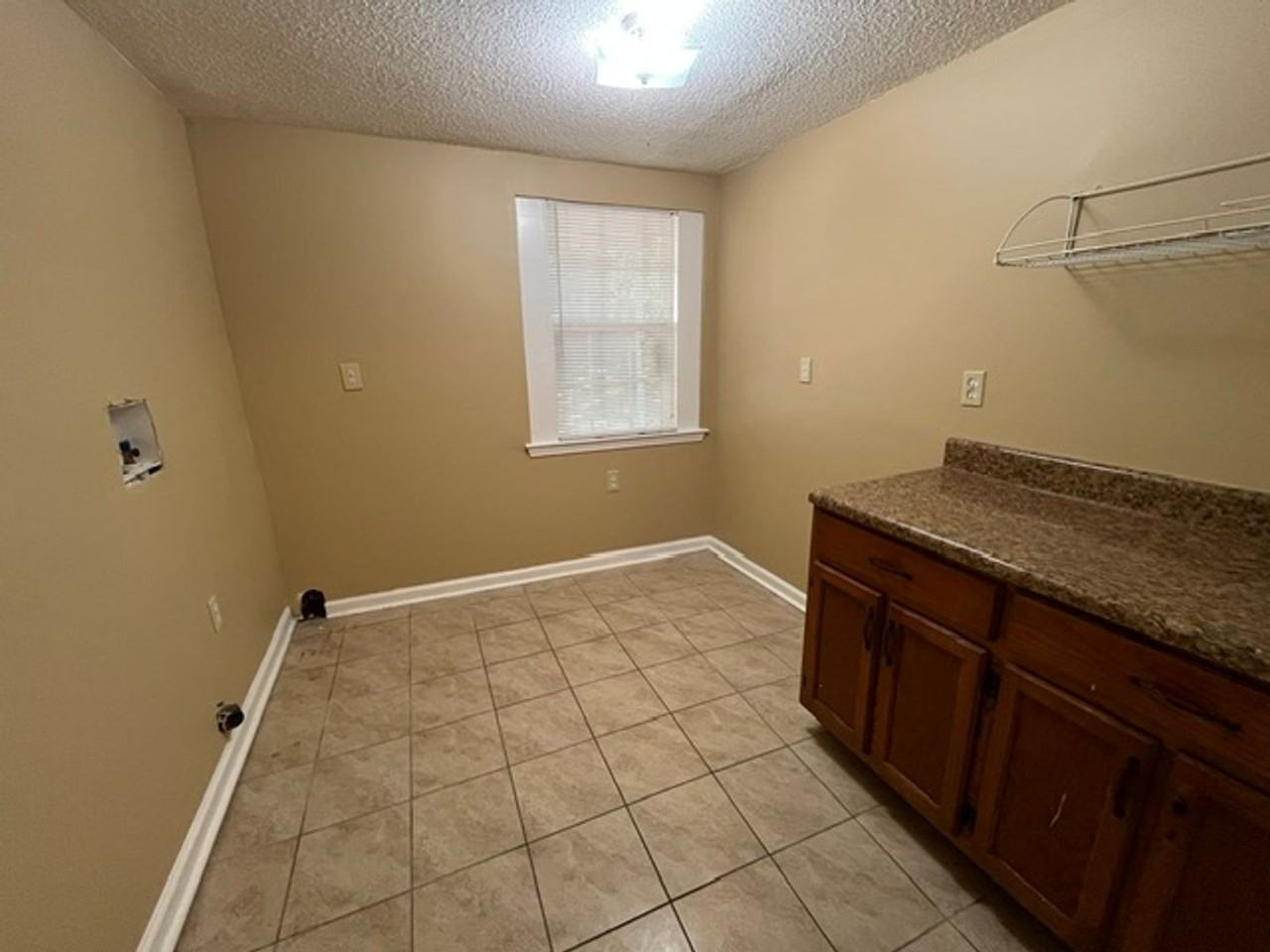 1902 Dorchester Dr - Photo 6 of 13