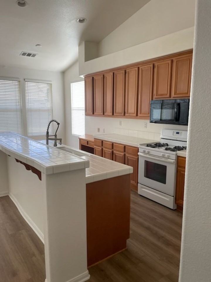 5452 Nectar Ave - Photo 4 of 19