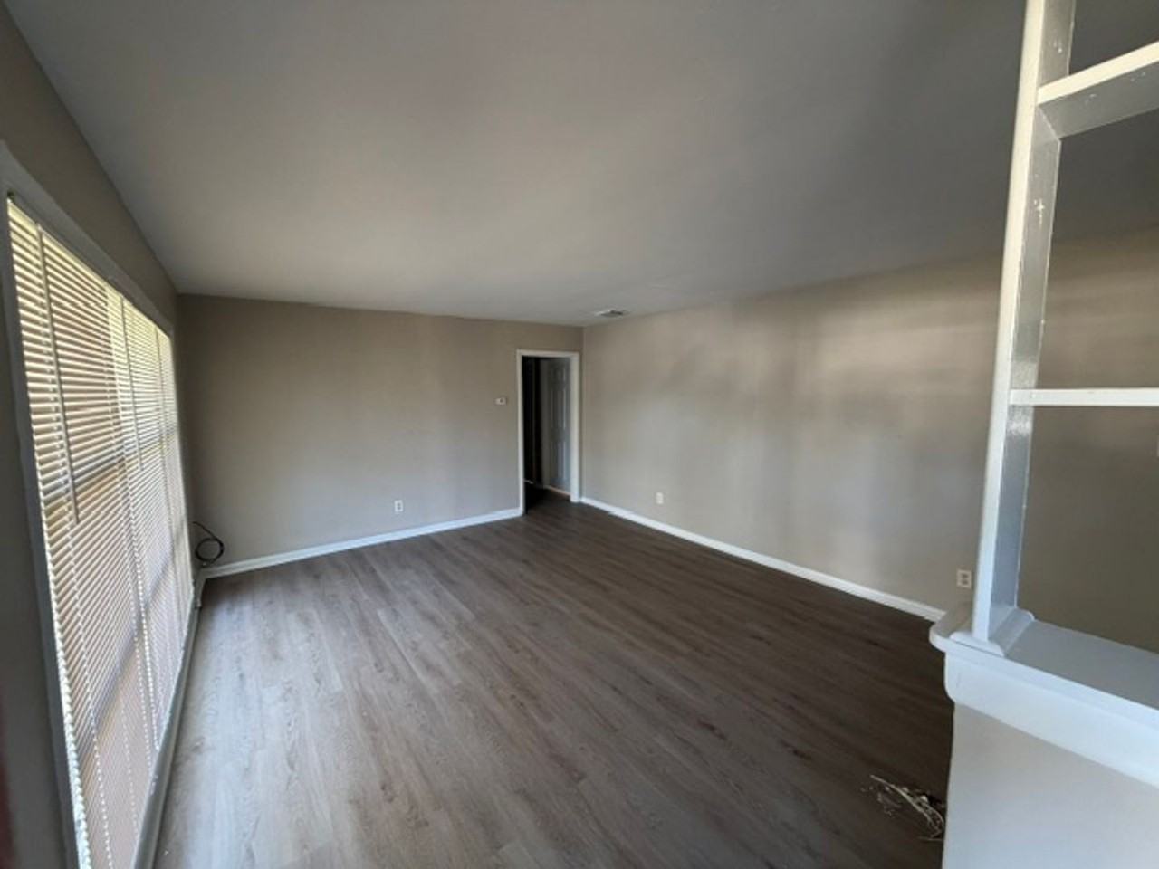1025 Peyton Ave - Photo 2 of 11