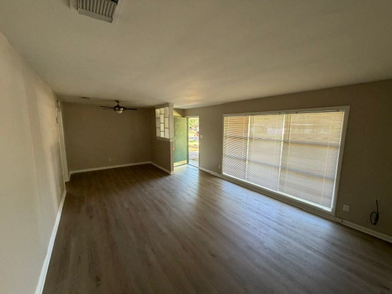 1025 Peyton Ave - Photo 3 of 11