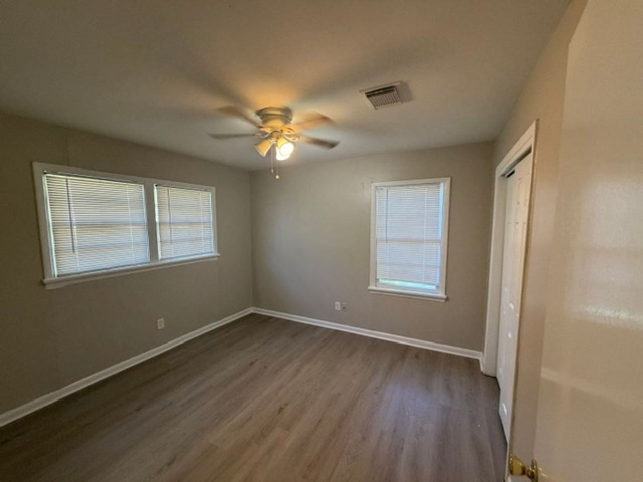 1025 Peyton Ave - Photo 6 of 11