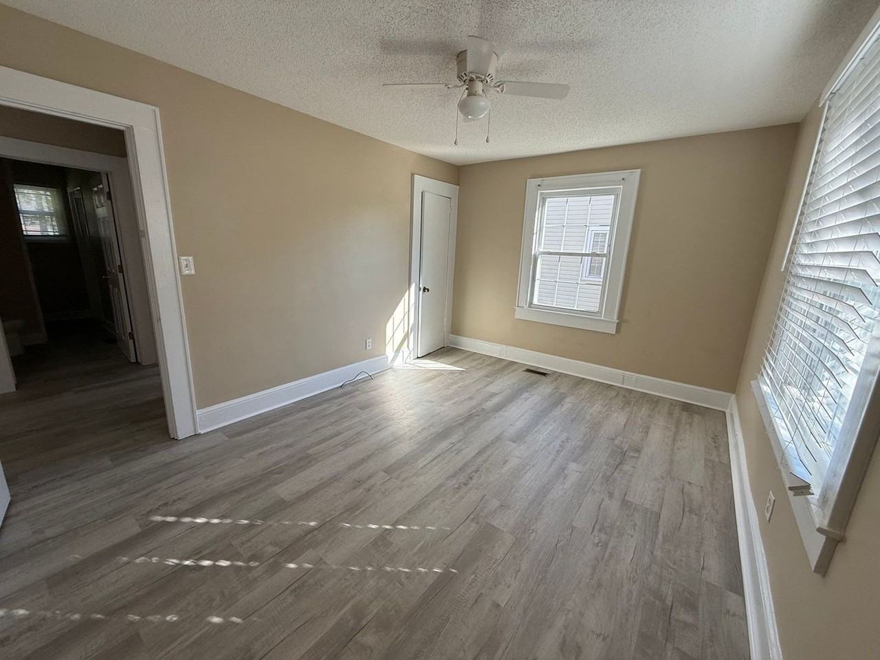 307 Warn St - Photo 3 of 14
