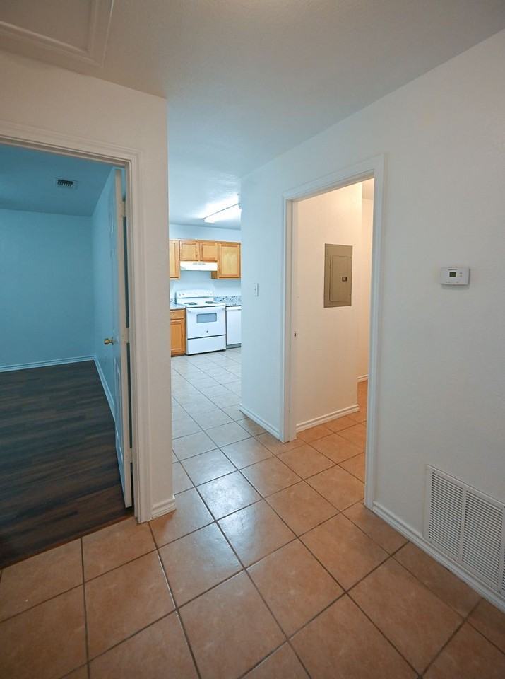 105 S Wilson St #A - Photo 6 of 12