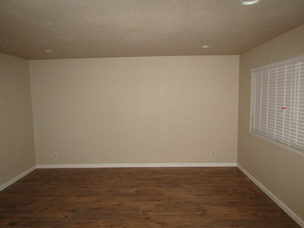 233 Flower Dr - Photo 2 of 17