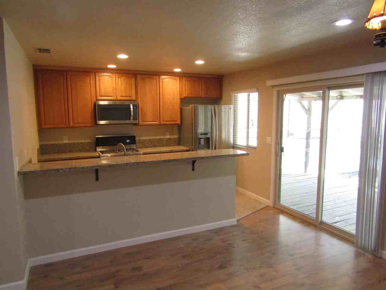 233 Flower Dr - Photo 4 of 17