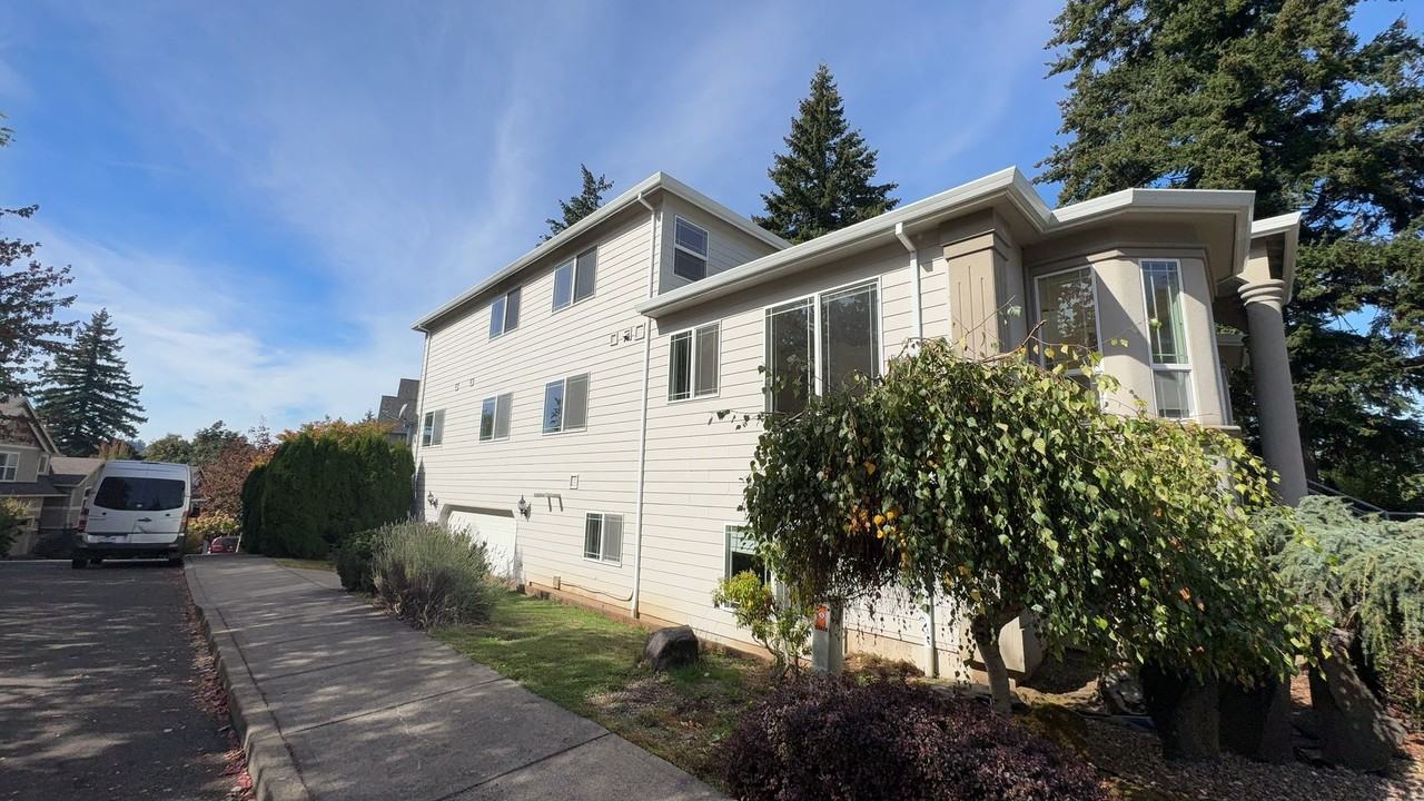 8055 Se 141st Ave - Photo 4 of 50