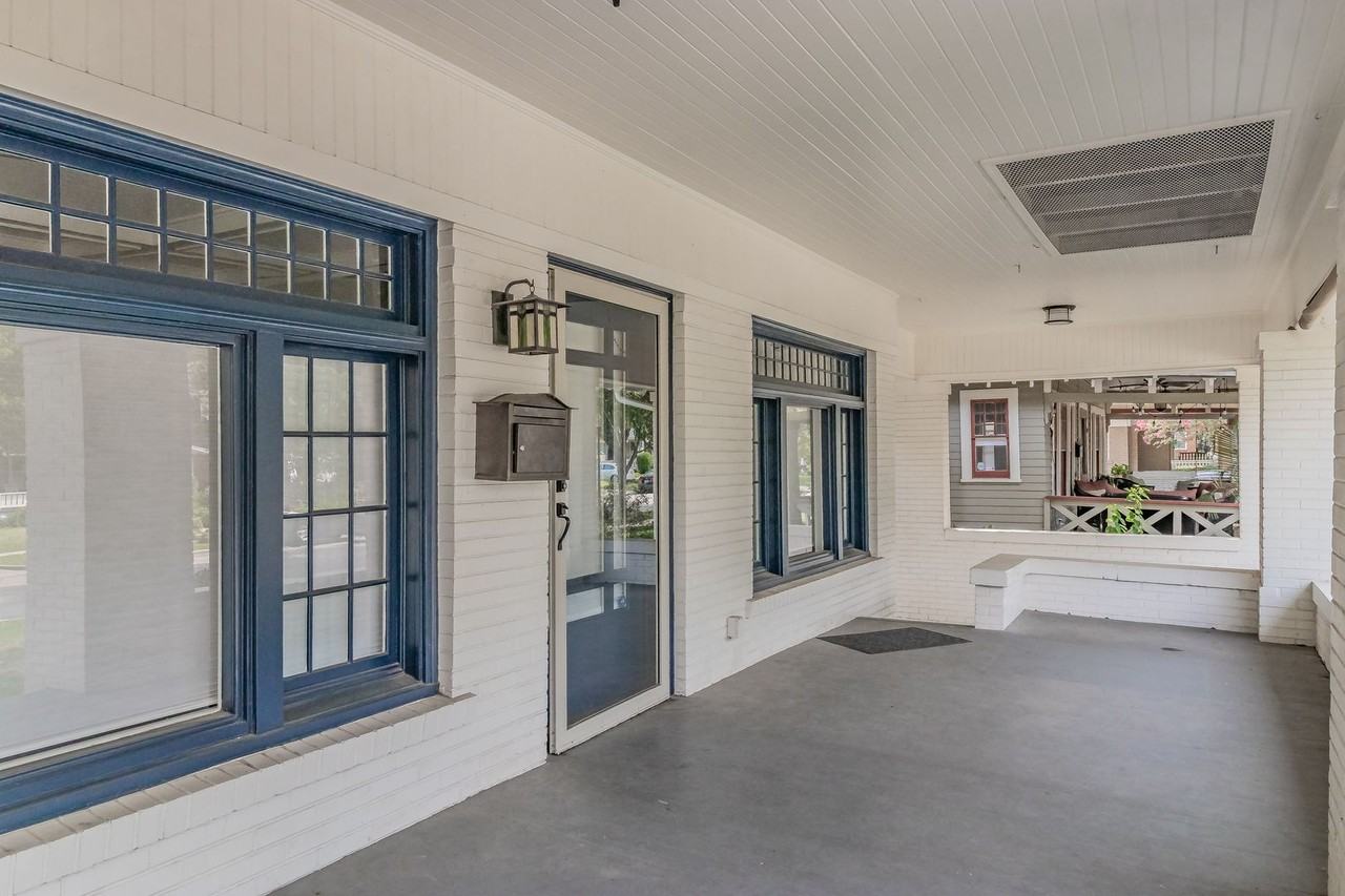 2209 6th Ave - Photo 4 of 38