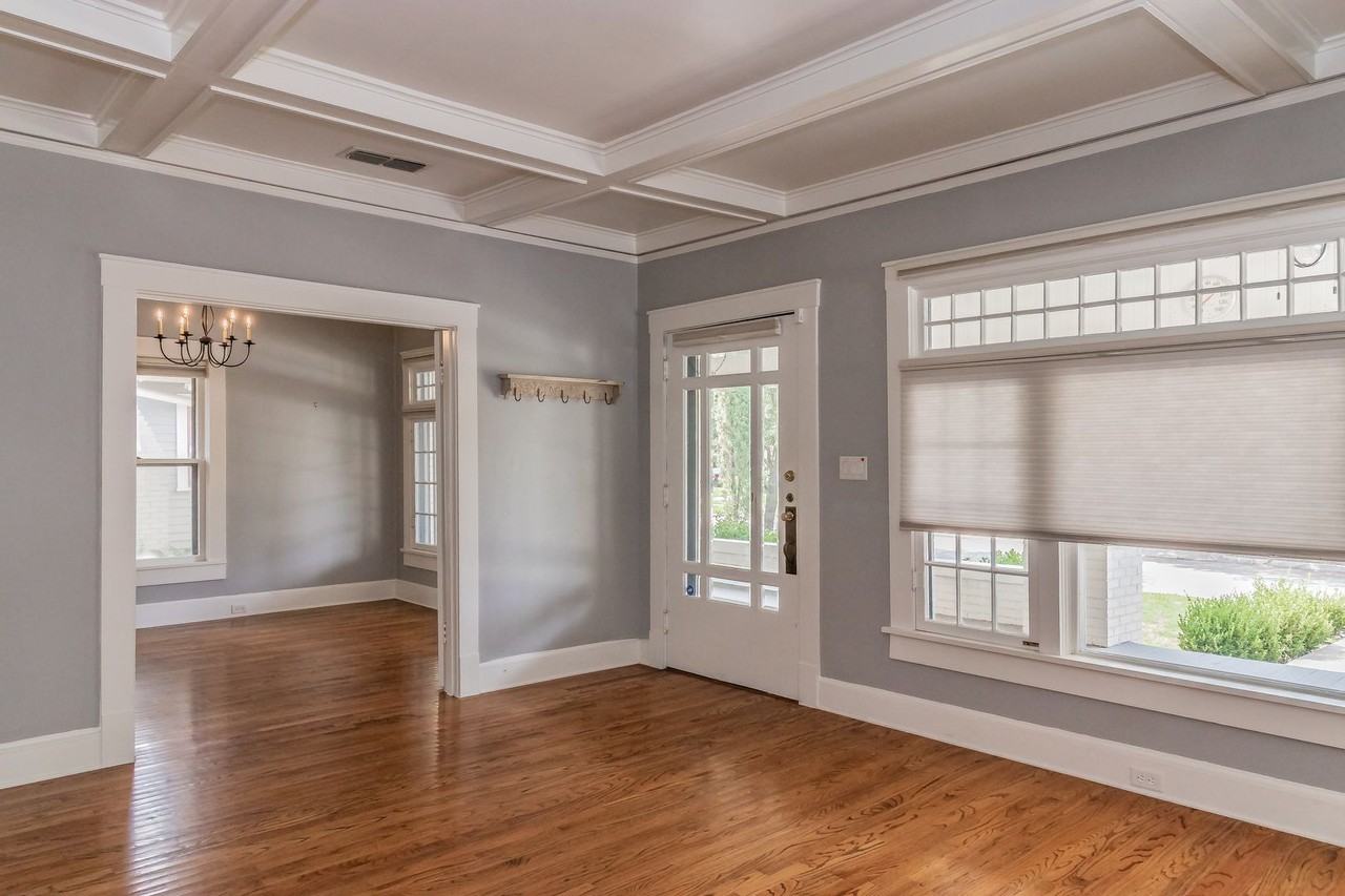 2209 6th Ave - Photo 5 of 38