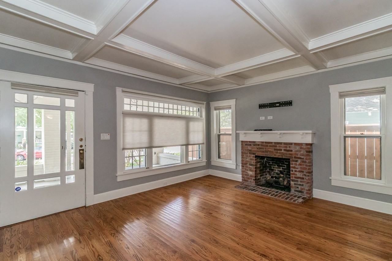 2209 6th Ave - Photo 6 of 38