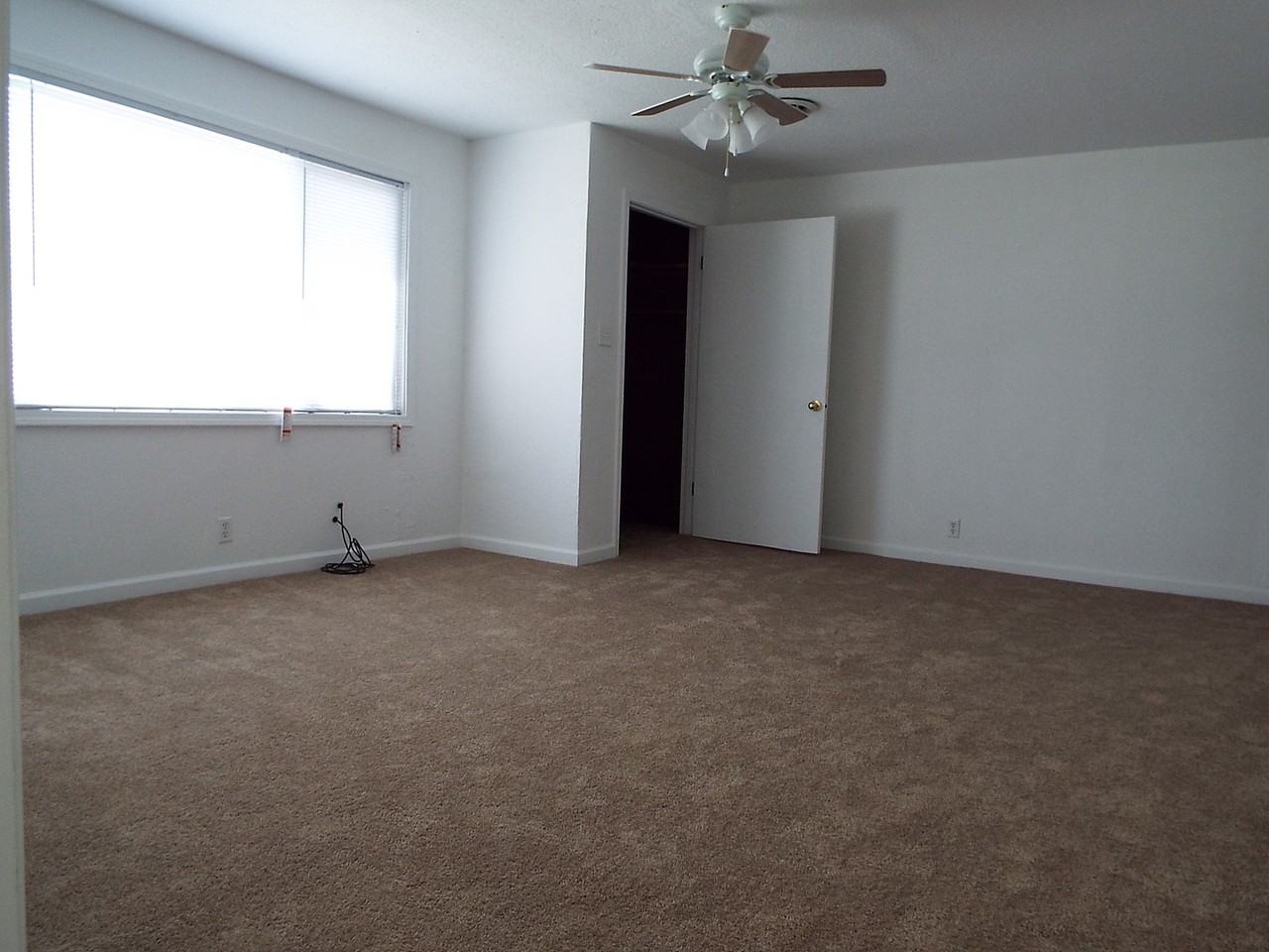 1001 S Mechanic St - Photo 6 of 8