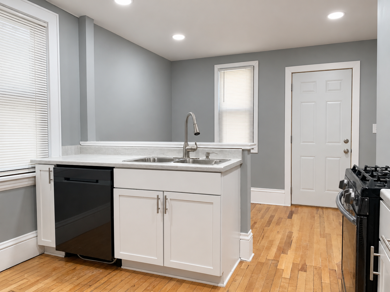 2959 Bryant Ave N - Photo 3 of 7