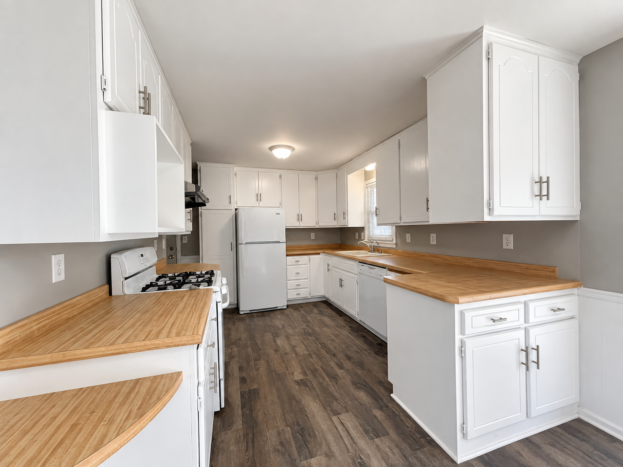 505 W 70th St - Photo 3 of 17