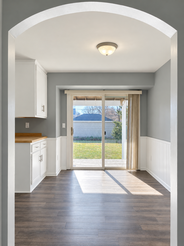 505 W 70th St - Photo 4 of 17