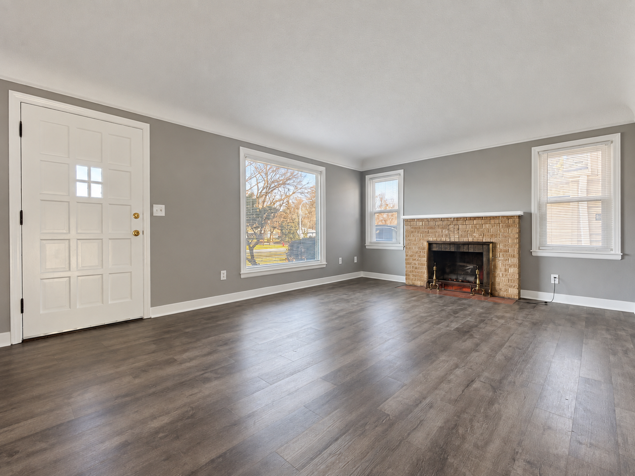 505 W 70th St - Photo 6 of 17