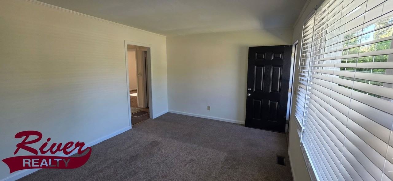 128 Elizabeth Ave - Photo 2 of 9