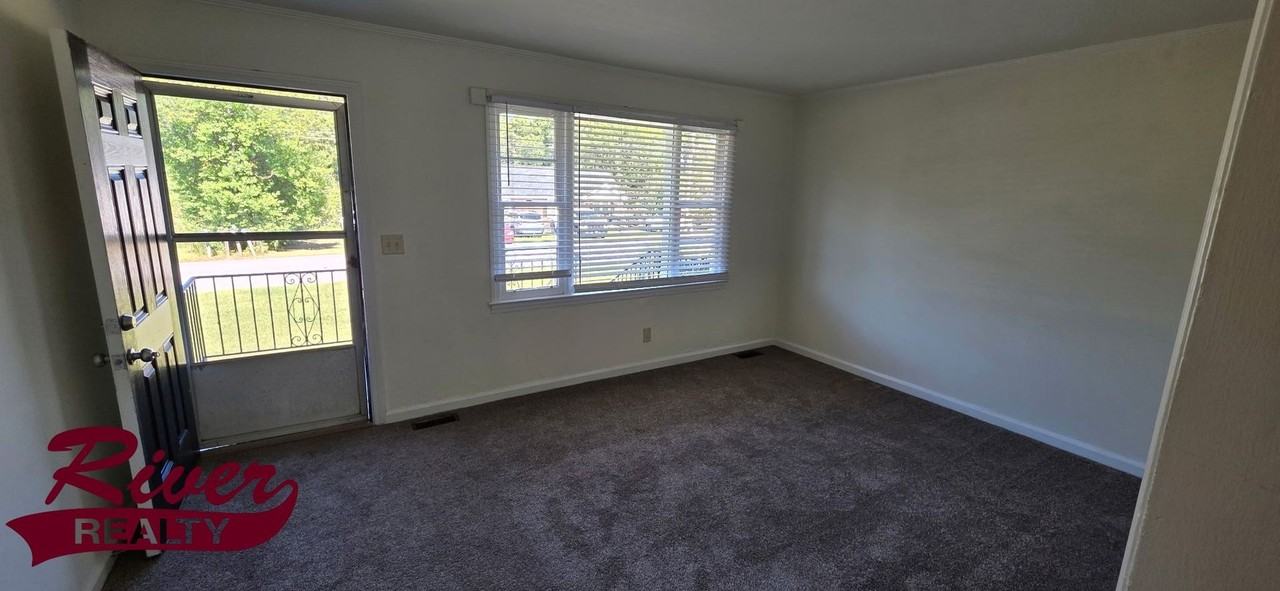 128 Elizabeth Ave - Photo 3 of 9