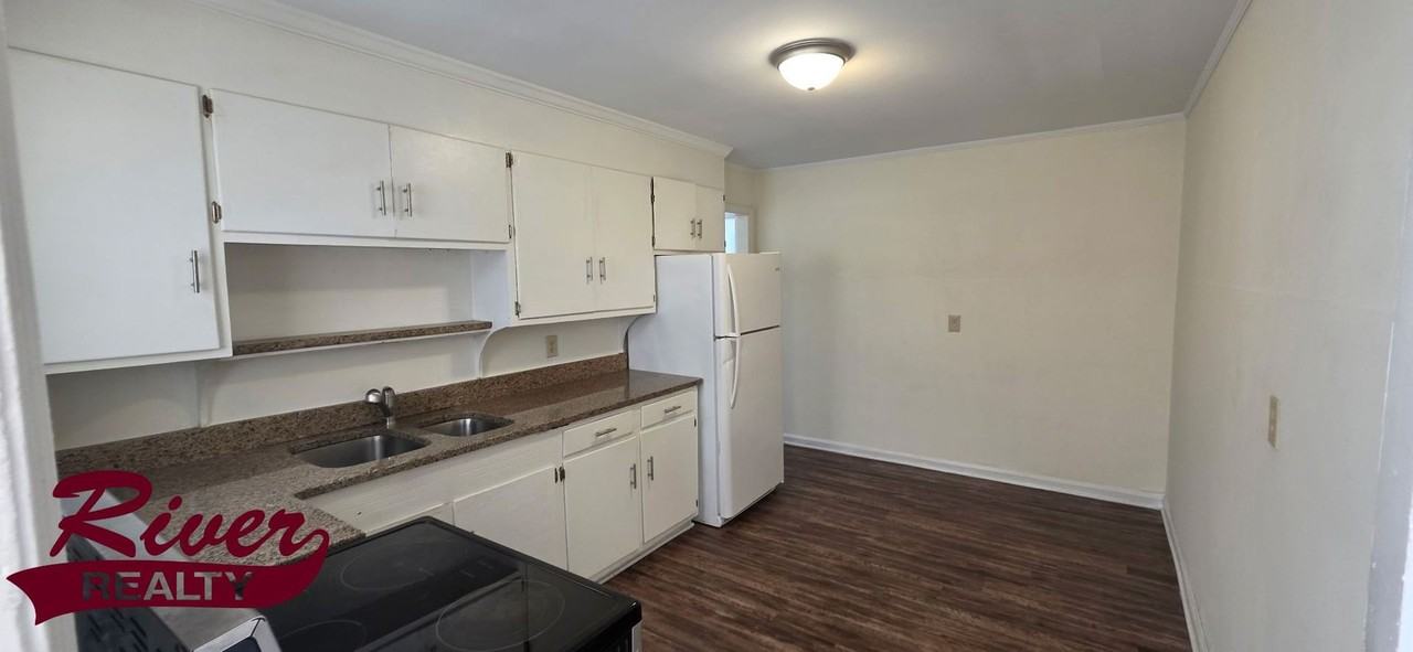 128 Elizabeth Ave - Photo 4 of 9