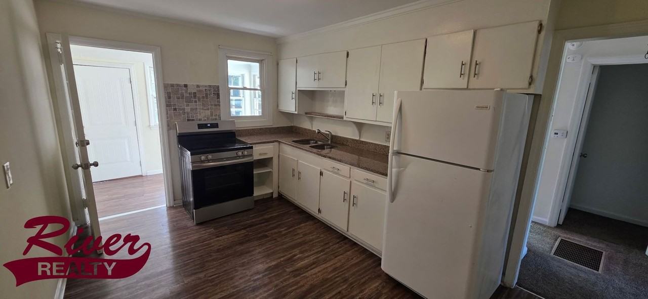 128 Elizabeth Ave - Photo 5 of 9