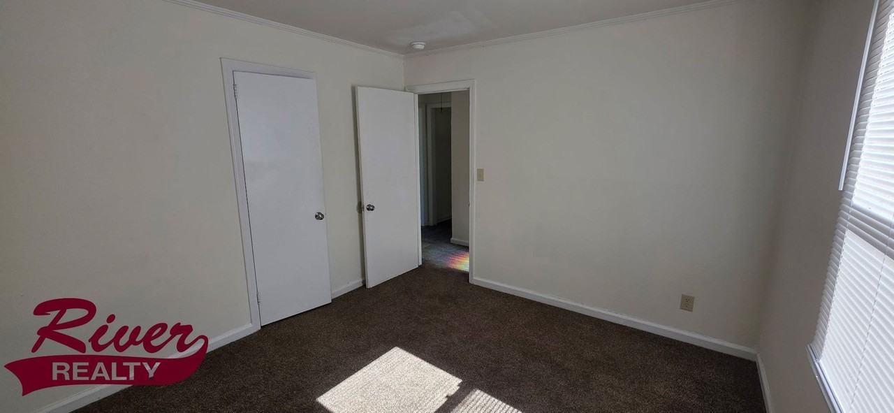 128 Elizabeth Ave - Photo 7 of 9
