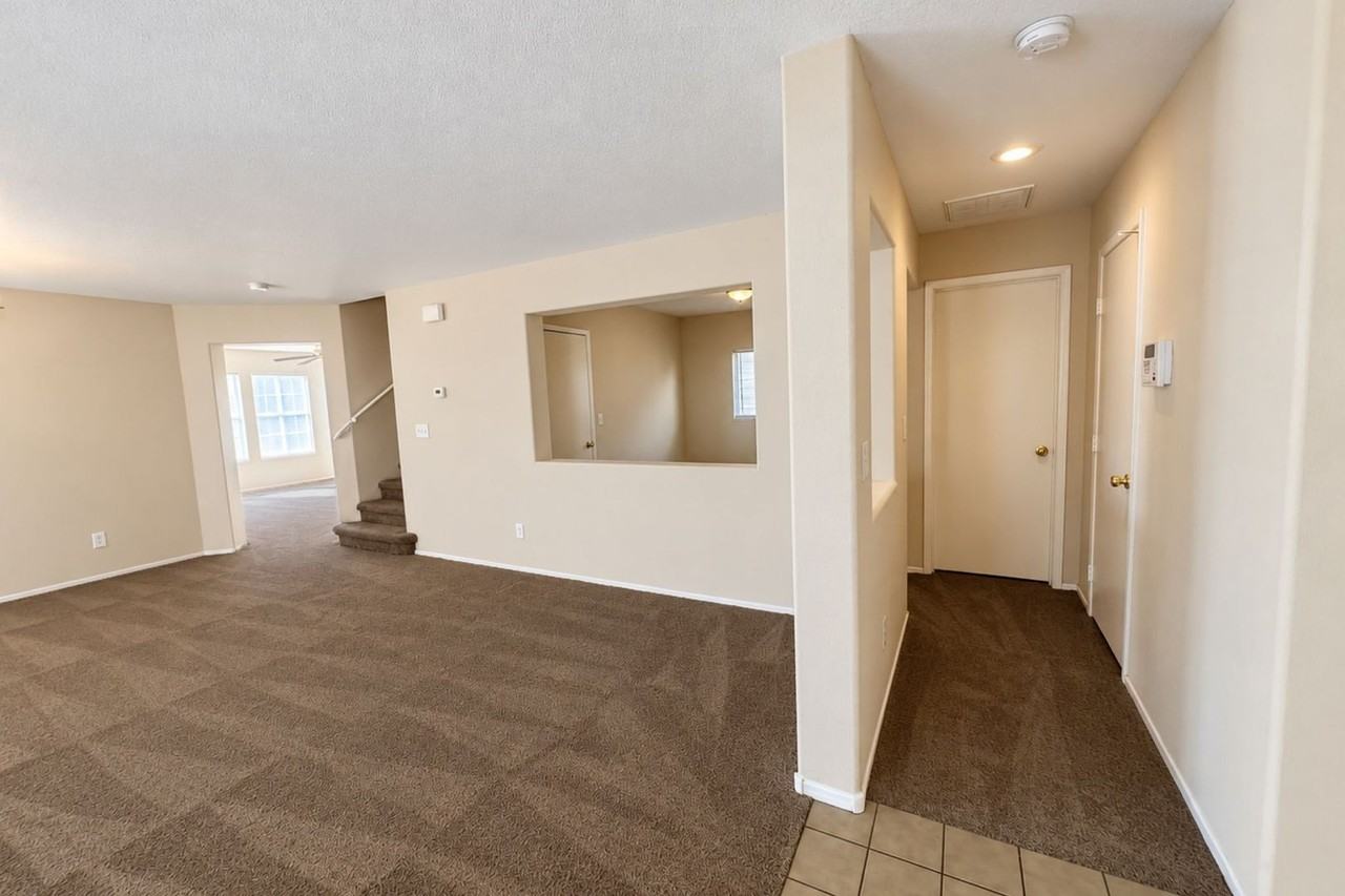 6225 Capehart Falls St - Photo 4 of 50