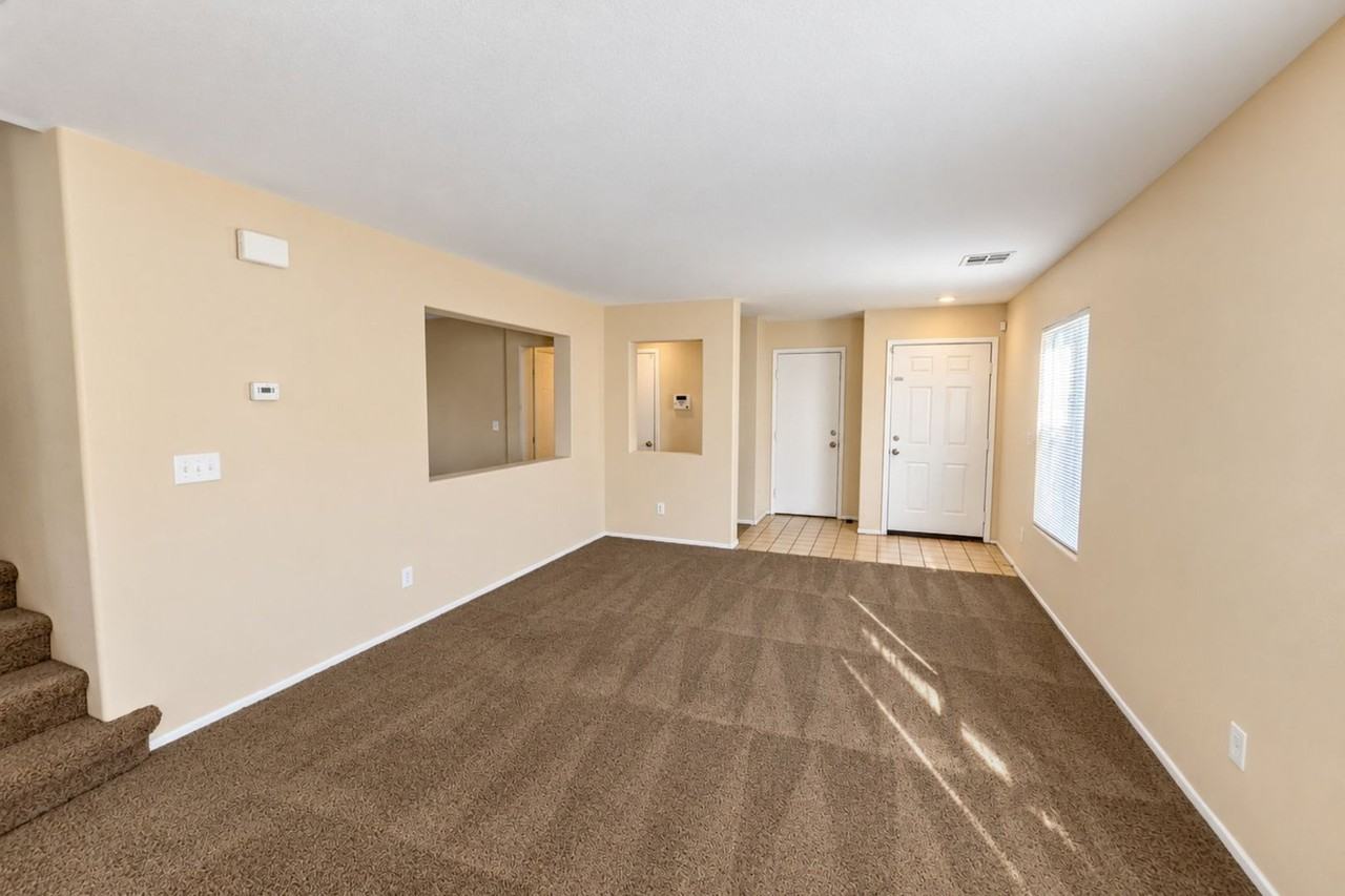 6225 Capehart Falls St - Photo 5 of 50