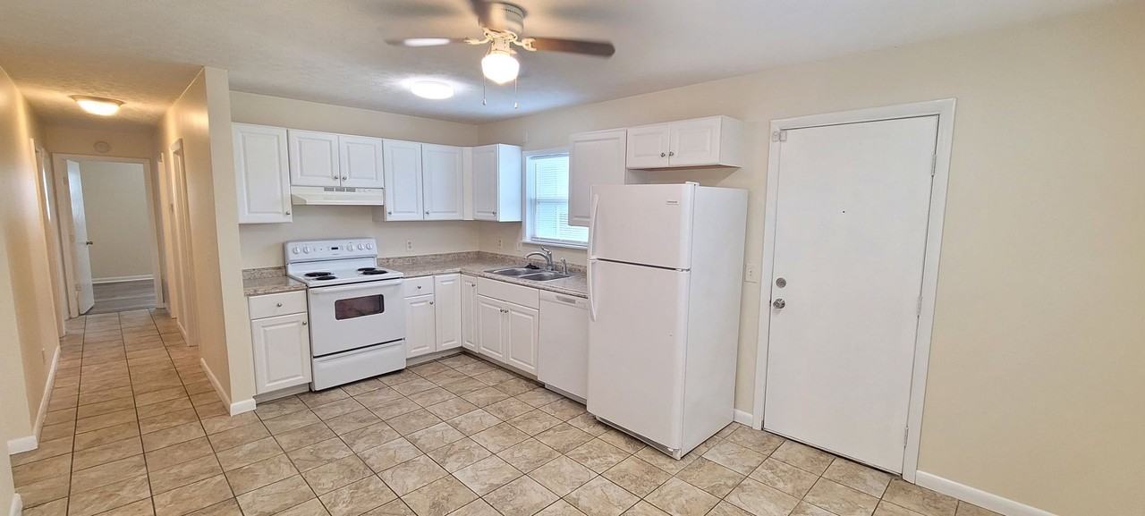 1041 E 24th Plz - Photo 7 of 27