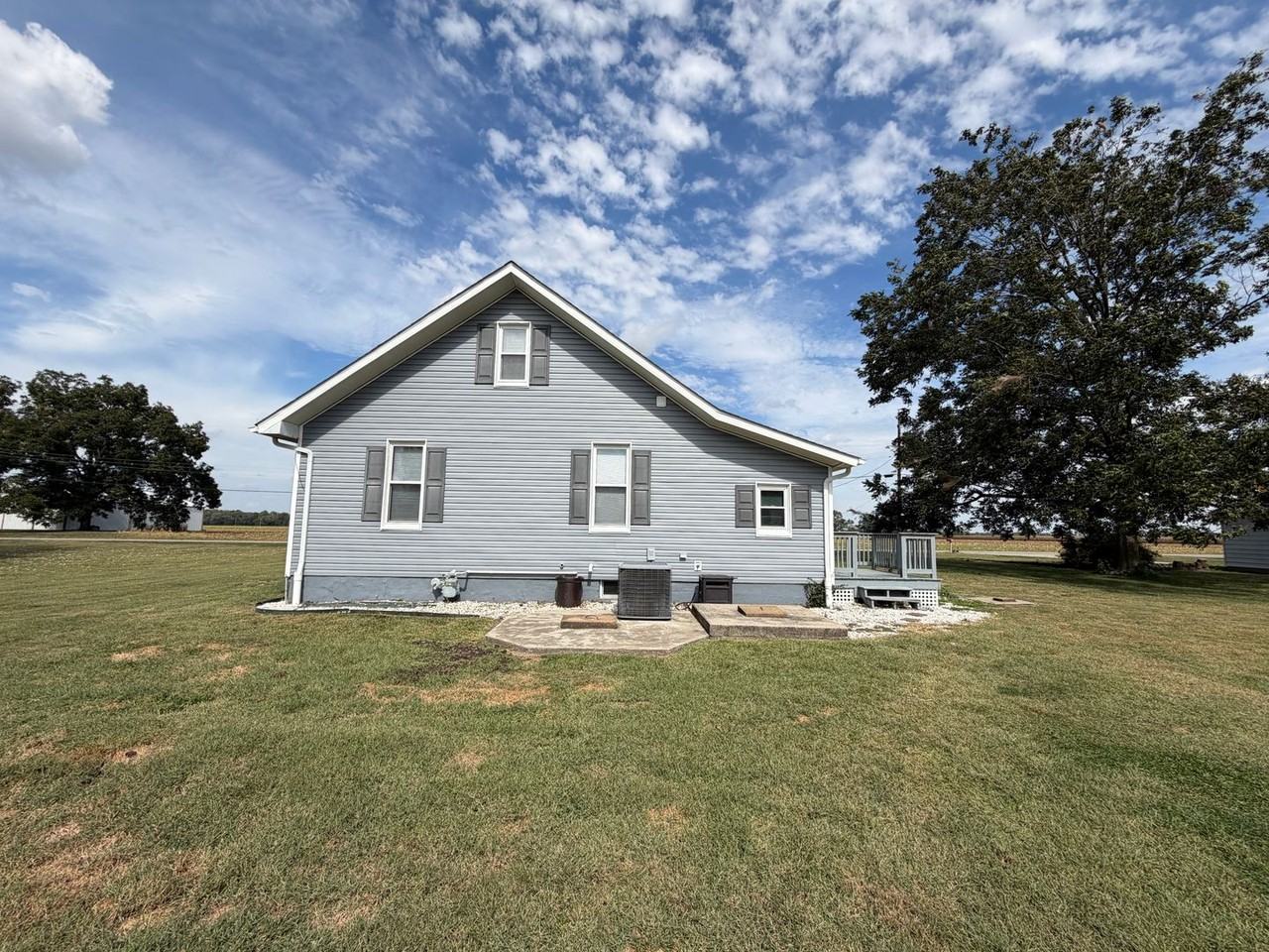 11512 Darmstadt Rd - Photo 2 of 22