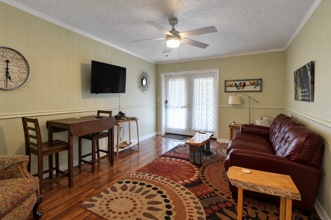 1045 E 10th St #206 - Photo 2 of 12