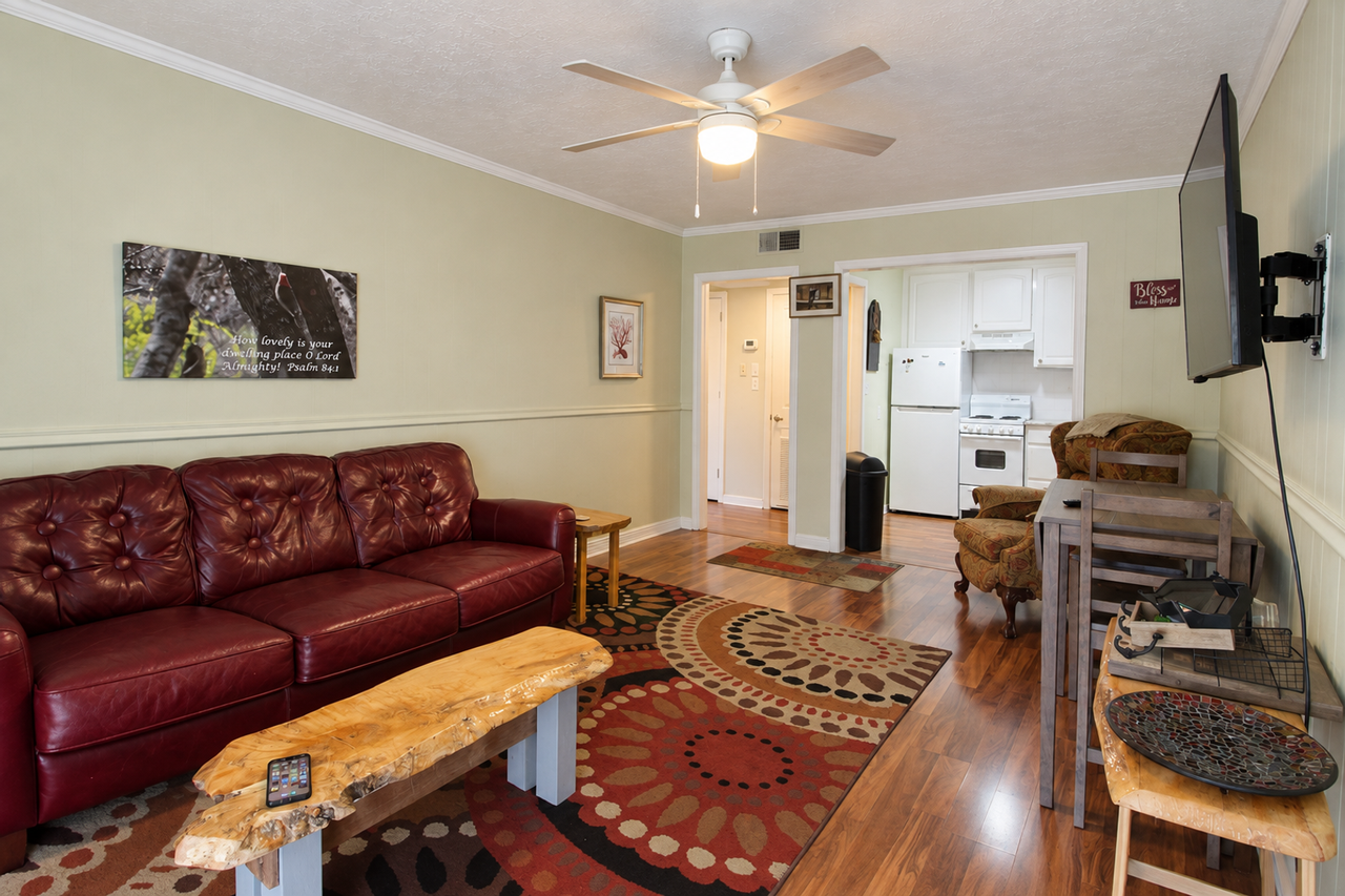 1045 E 10th St #206 - Photo 3 of 12