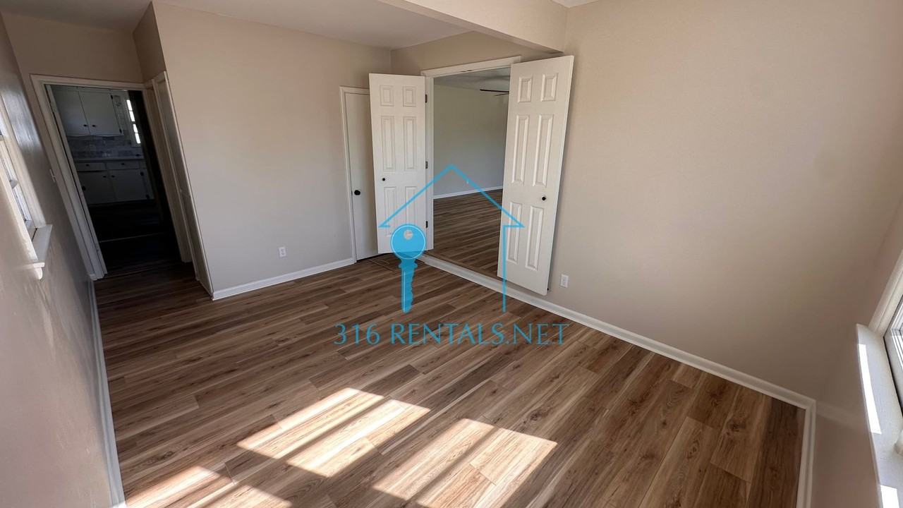 1626 W Dallas St - Photo 3 of 15