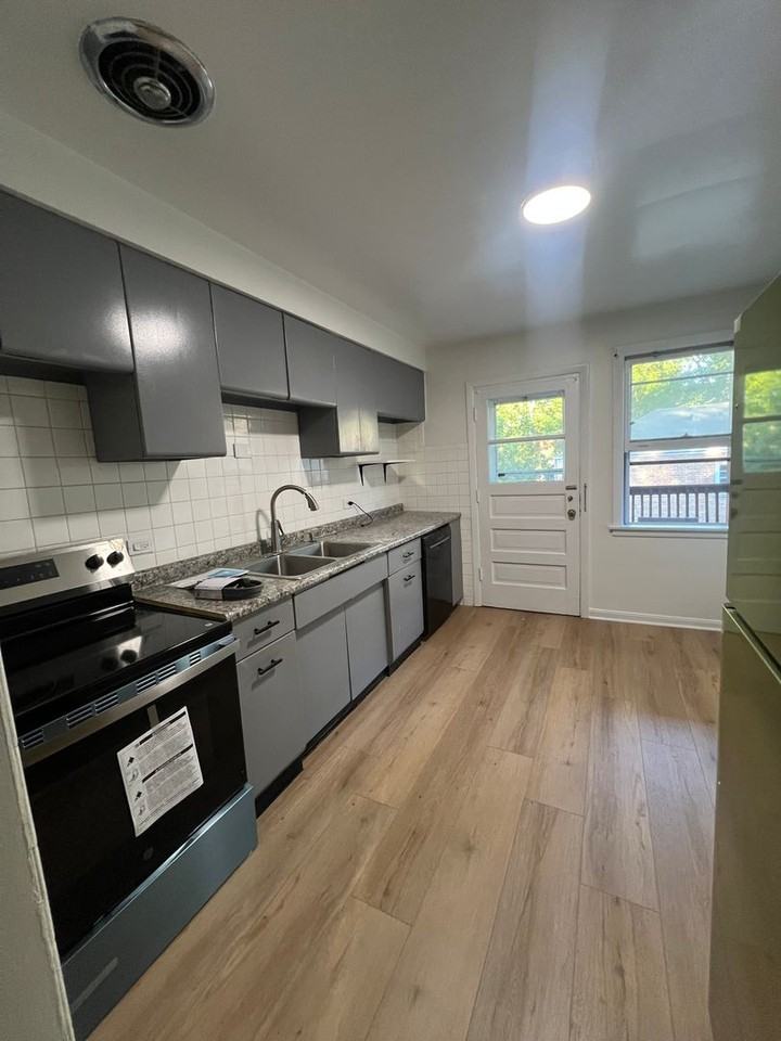 131 Ashland Ave Apt 3s #3S - Photo 2 of 9