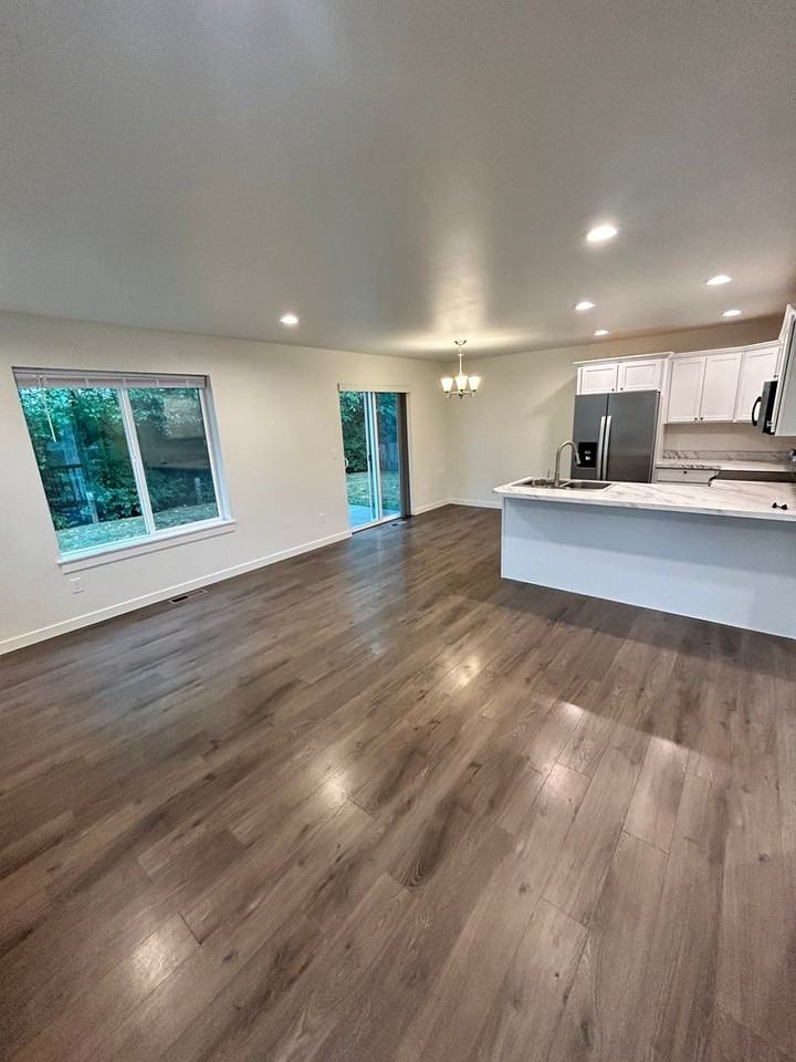 8290 Breeze Loop - Photo 4 of 19