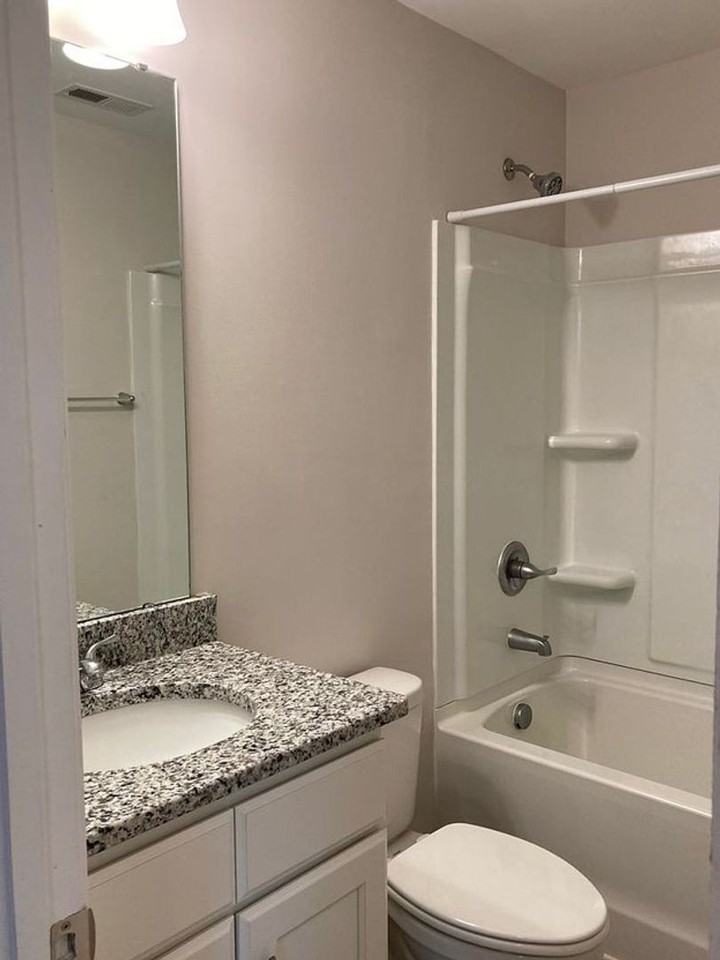 1106 13th Avenue Ct Ne - Photo 2 of 7
