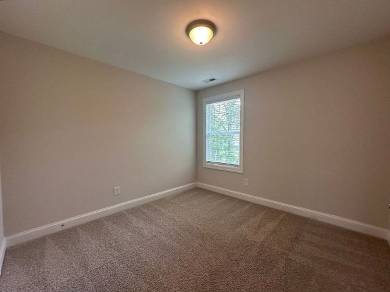 1106 13th Avenue Ct Ne - Photo 3 of 7