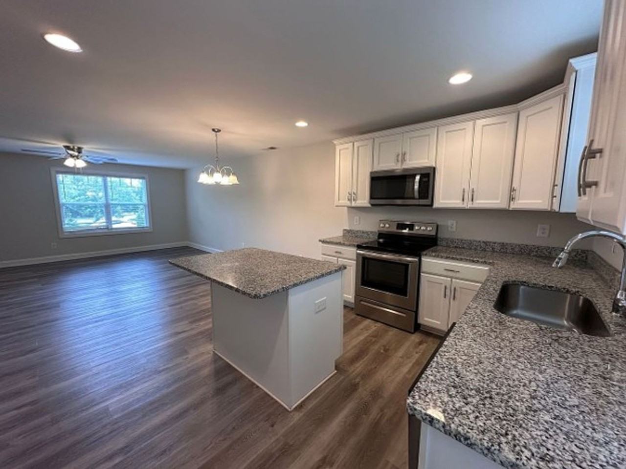 1106 13th Avenue Ct Ne - Photo 6 of 7