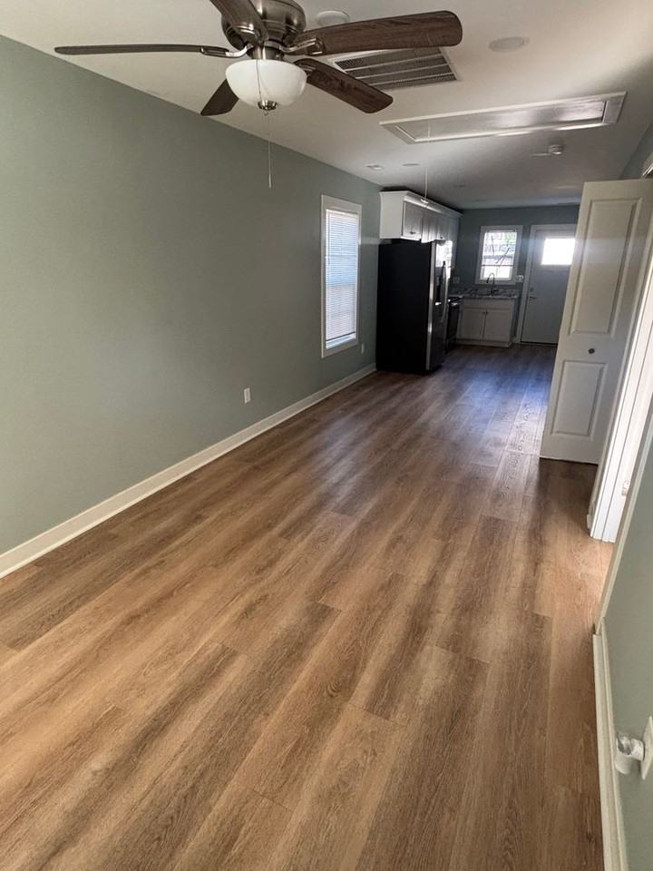 901 Sutherland Ave - Photo 2 of 11