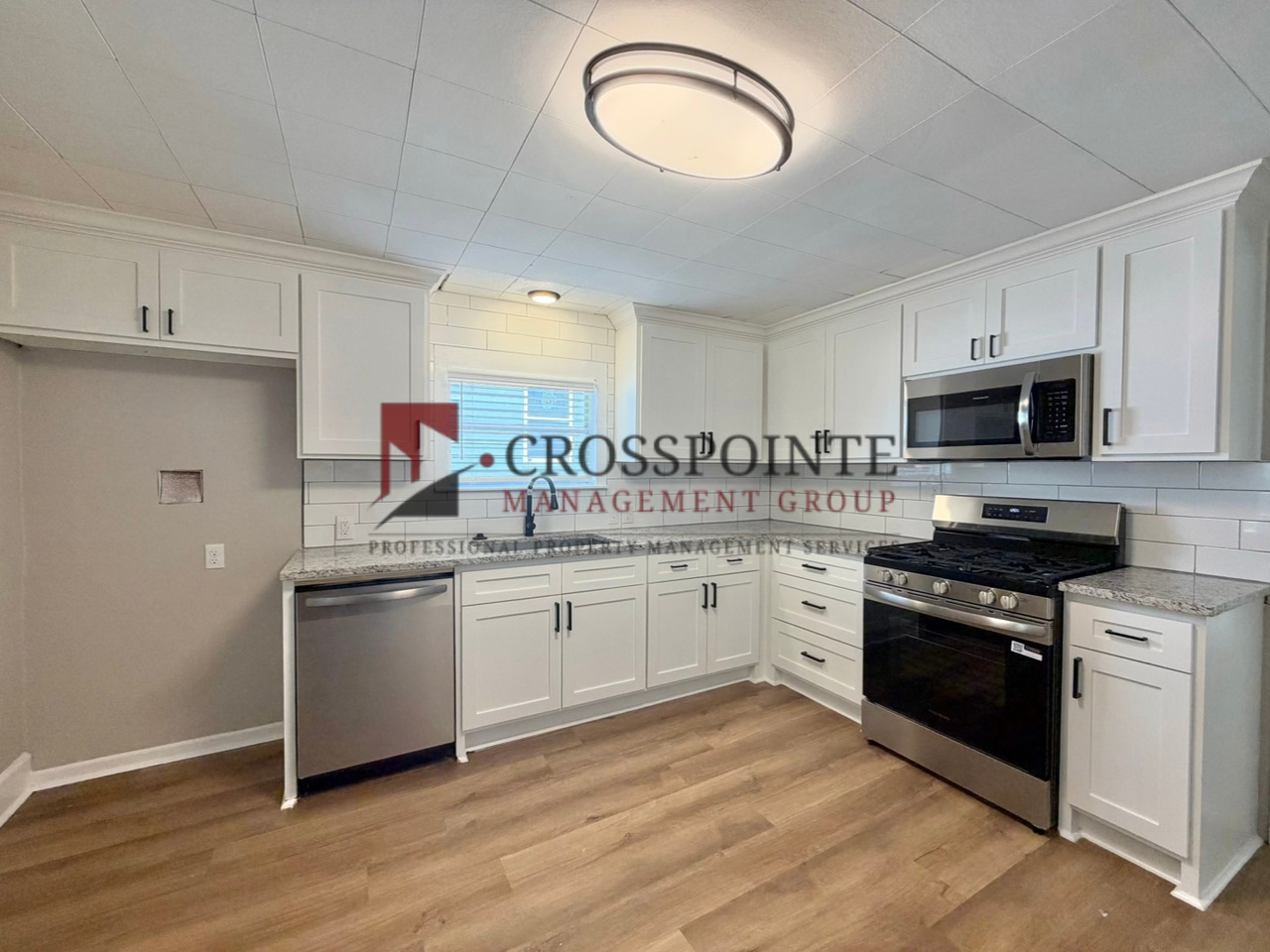 323 N Virginia Ave - Photo 6 of 16
