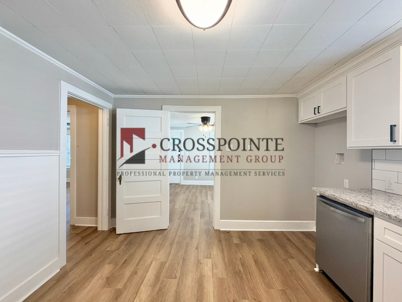 323 N Virginia Ave - Photo 7 of 16