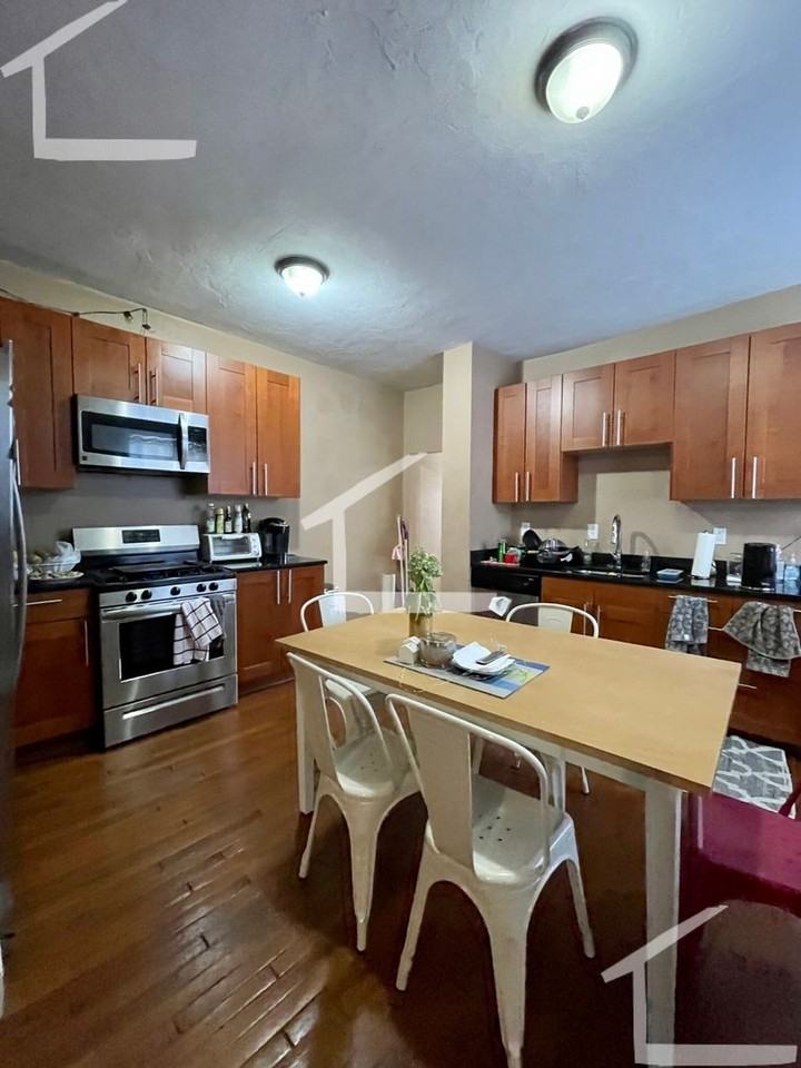 8 Glenville Ave #12 - Photo 7 of 7
